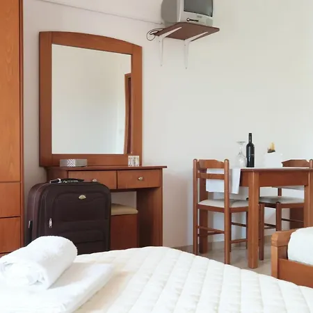Corfu Village Studios ホテル Melíssia
