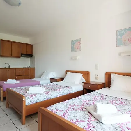 Corfu Village Studios מלון *